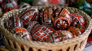 Parlamentul organizează tradiționalul târg caritabil în ajunul sărbătorilor de Paști pentru suștinerea copiilor cu dizabilități