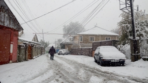 Cum se circulă la această oră în Chișinău. Imagini surprinse de martori oculari (VIDEO)