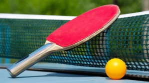 Spaima mingilor de Ping-Pong. Băieţii de la Dude Perfect au făcut trucuri superbe cu mingile de tenis