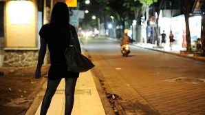 Bătute și obligate să se PROSTITUEZE. O rețea de proxeneți români, destructurată în sudul Franței (VIDEO)