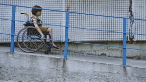 Biserici "interzise" persoanelor cu dizabilităţi. Coşmarul creştinilor din scaunul cu rotile (VIDEO)