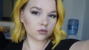 #LifeStyle. Un nou trend în machiaj! Tot mai multe femei îşi fac sprâncene cu aspect de pene