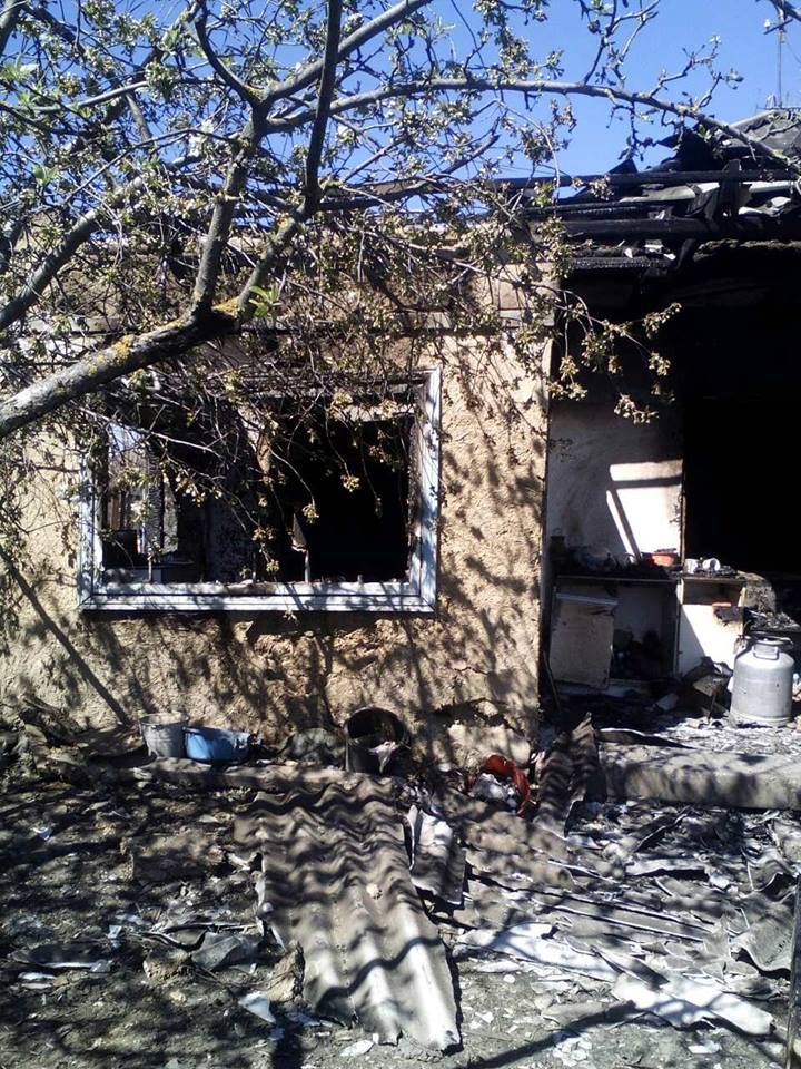 O femeie şi copilul ei de patru luni au murit în urma unui incendiu puternic (FOTO)