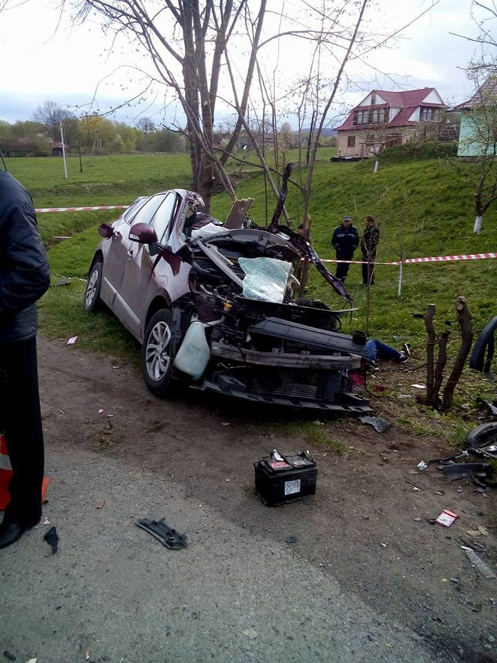 ACCIDENT TERIBIL în Ucraina: Patru morţi după ce un automobil s-a ciocnit cu un autocar plin cu pasageri