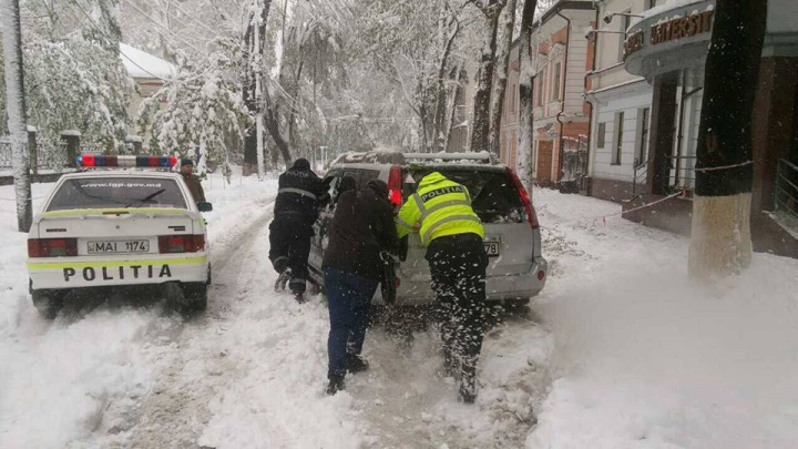 NINSORILE AU TRECUT, VIN INUNDAȚIILE! Vremea rea provoacă pagube însemnate în Moldova