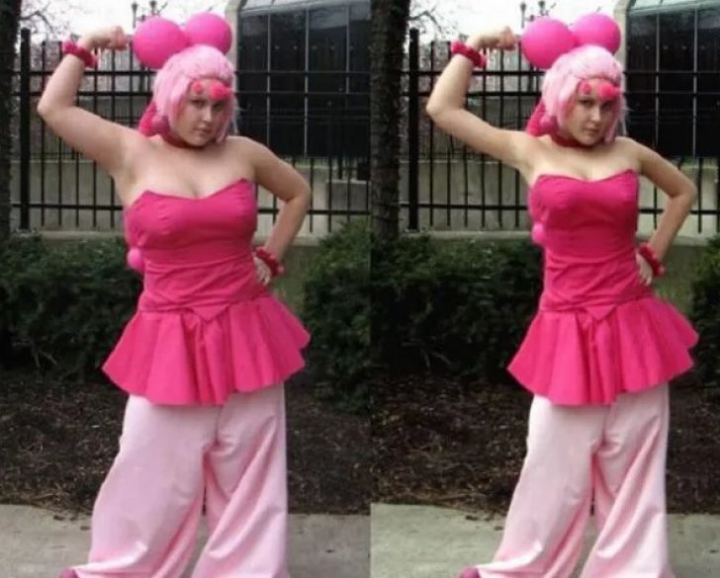 Diferenţa dintre realitate şi Photoshop e de la cer la pământ. Pe Facebook sunt ZEIŢE, dar cum arată de fapt (GALERIE FOTO)