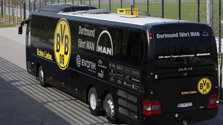 (FOTO) Un autocar al echipei de fotbal Borussia Dortmund, ţinta unei EXPLOZII. Un jucător A FOST RĂNIT