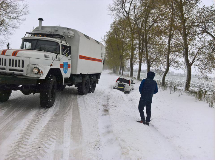 NINSORILE AU TRECUT, VIN INUNDAȚIILE! Vremea rea provoacă pagube însemnate în Moldova