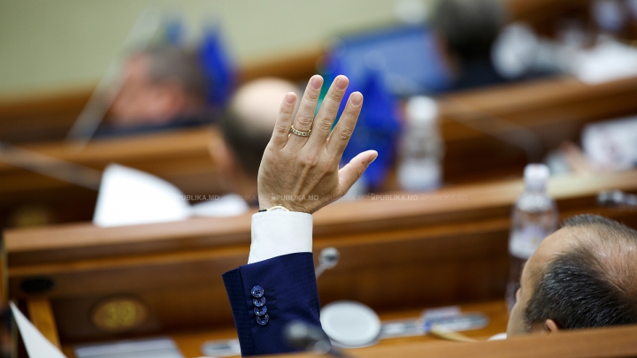 "Datorită votului uninominal deputatul va deveni mai responsabil". Un parlamentar şi-a dat darea de seamă în faţa oamenilor