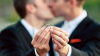 SONDAJ: Câți români ar accepta căsătoriile homosexuale