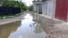 Stradă din centrul oraşului Nisporeni, inundată. Oamenii se plâng că nu au acces la case şi garaje (VIDEO)