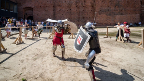 Evul mediu a renăscut în Spania. Cavalerii moldoveni s-au avântat în luptă, purtând steagul lui Ştefan cel Mare