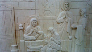 Deţinuţi cu mâini de aur: ﻿Icoane, cruci și chipuri ale sfinţilor sculptate în lemn, scoase la vânzare