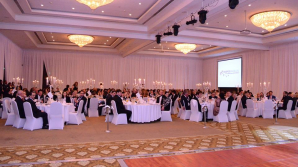 Diplomaţi, businessmani şi artişti s-au adunat la Balul de caritate "Hospice Angelus"