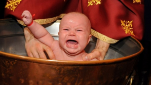 Vladimir Putin A INTERZIS prin lege botezul copiilor cu prenume ce conţin simboluri şi cifre