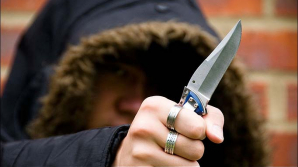 Un puşti de 14 ani ŞI-A ÎNJUNGHIAT TATĂL. Care este MOTIVUL