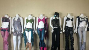 Ținutele purtate de Britney Spears în concerte sau videoclipuri, scoase la vânzare 