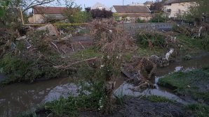 DEZASTRU la Cimişlia după ploile torenţiale: Grădini înnămolite şi gunoaie aduse de apă (FOTO)