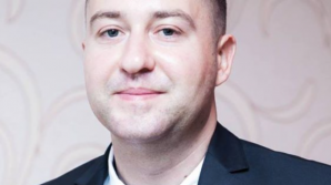 Fratele primarului din satul Puhoi, groaza localnicilor. Ar fi estorcat bani şi i-ar fi ameninţat cu moartea