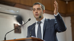 Sergiu Sîrbu, despre iniţiativa lui Dodon de a modifica Legea Supremă: Se visează împăratul moldovenilor