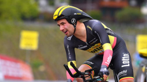 Ciclist amendat pentru că şi-a invitat iubita la întâlnire. Ce amendă a primit