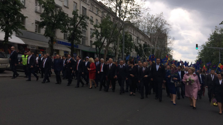 CONCERT GRANDIOS în PMAN de Ziua Victoriei şi Ziua Europei. 50.000 de oameni, prezenţi la eveniment (FOTO/LIVE VIDEO)