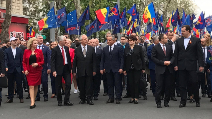 CONCERT GRANDIOS în PMAN de Ziua Victoriei şi Ziua Europei. 50.000 de oameni, prezenţi la eveniment (FOTO/LIVE VIDEO)