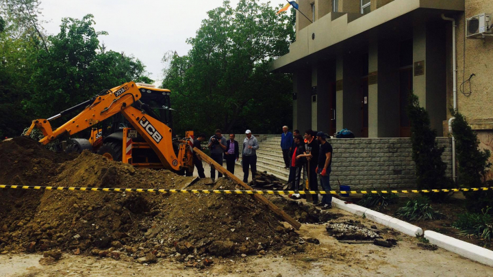DESCOPERIRE IMPRESIONANTĂ la Cahul. A fost găsit un tunel ce datează de la sfârşitul sec. al XIX-lea (FOTO)