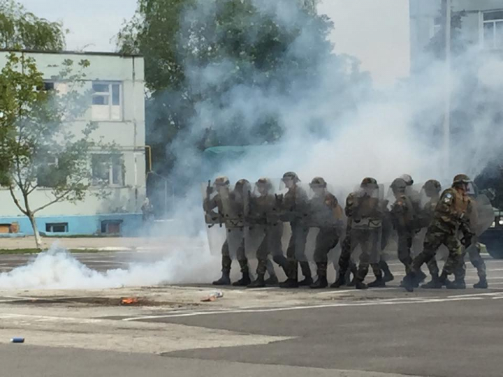 Aniversare pentru ofiţerii de la Batalionul 22 de menţinere a păcii (FOTOREPORT)