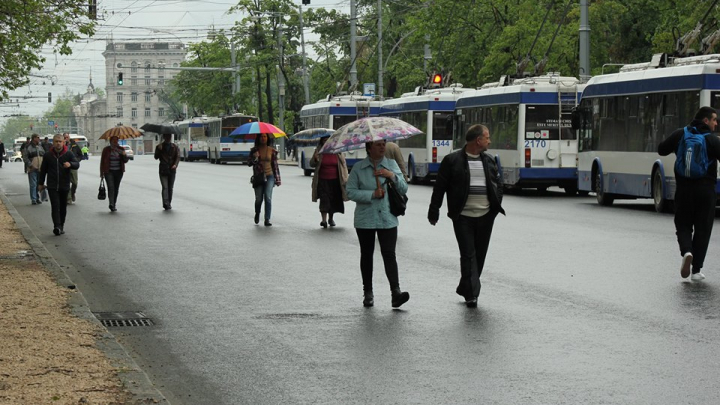 EȘEC! Protestul a cinci partide de opoziției și a ONG-urilor afiliate a adunat doar câteva sute de persoane