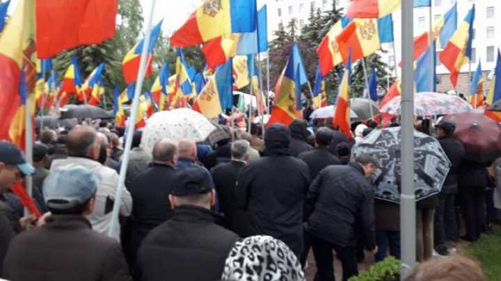 EȘEC! Protestul a cinci partide de opoziției și a ONG-urilor afiliate a adunat doar câteva sute de persoane