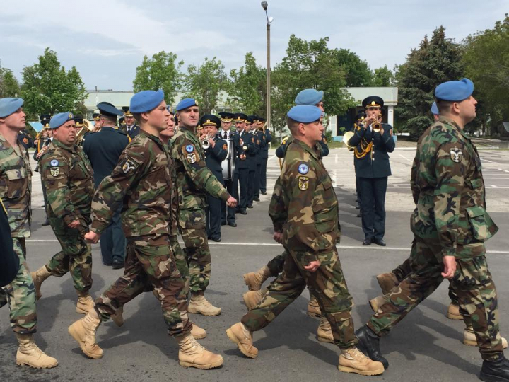 Aniversare pentru ofiţerii de la Batalionul 22 de menţinere a păcii (FOTOREPORT)