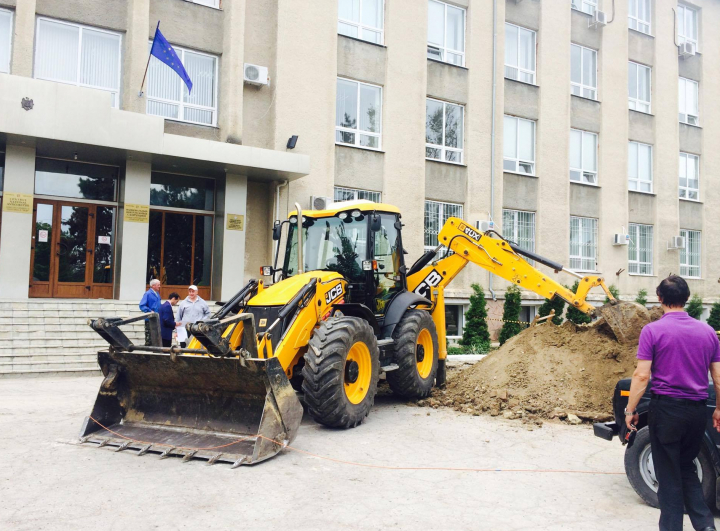 DESCOPERIRE IMPRESIONANTĂ la Cahul. A fost găsit un tunel ce datează de la sfârşitul sec. al XIX-lea (FOTO)