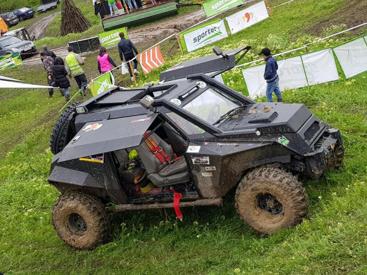 SHOW PE PATRU ROŢI la Şoldăneşti! Adrenalină, noroi şi sute de cai putere la Campionatul Național de Offroad (FOTO/VIDEO)