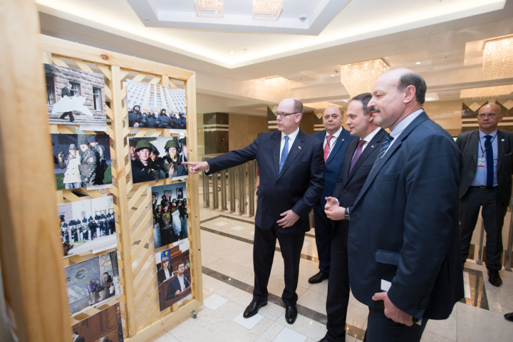 Prințul de Monaco, în vizită la Parlament. Andrian Candu l-a condus într-un tur al clădirii (VIDEO/GALERIE FOTO)