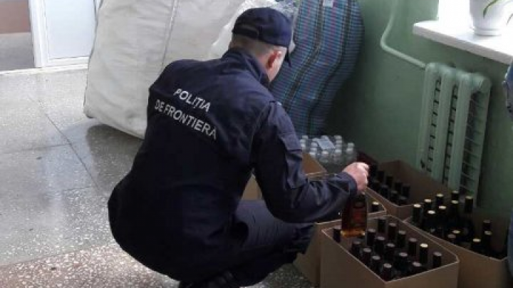 Grup infracţional specializat în transportarea ilegală a alcoolului, destructurat de către polițiștii de frontieră (FOTO)