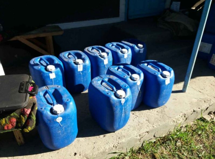 Percheziţii în nordul ţării într-un dosar de contrabandă cu alcool