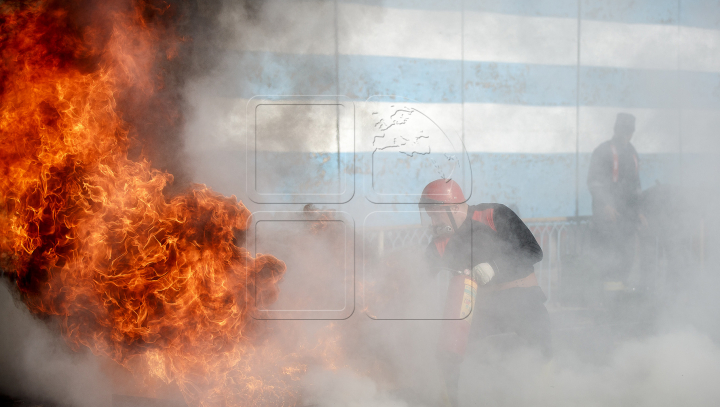 INCENDIU la Băcioi. Două autospeciale ale pompierilor au intervenit la faţa locului (FOTO)