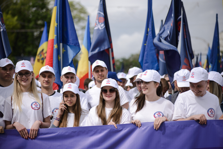 EVENIMENTE DE AMPLOARE, organizate de PDM de 9 mai: Concert cu 50.000 de spectatori şi marş cu 25.000 de participanţi