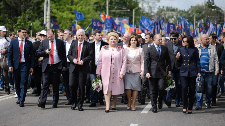 25.000 de oameni la marşul organizat de PDM de Ziua Victoriei şi Ziua Europei (FOTOREPORT)