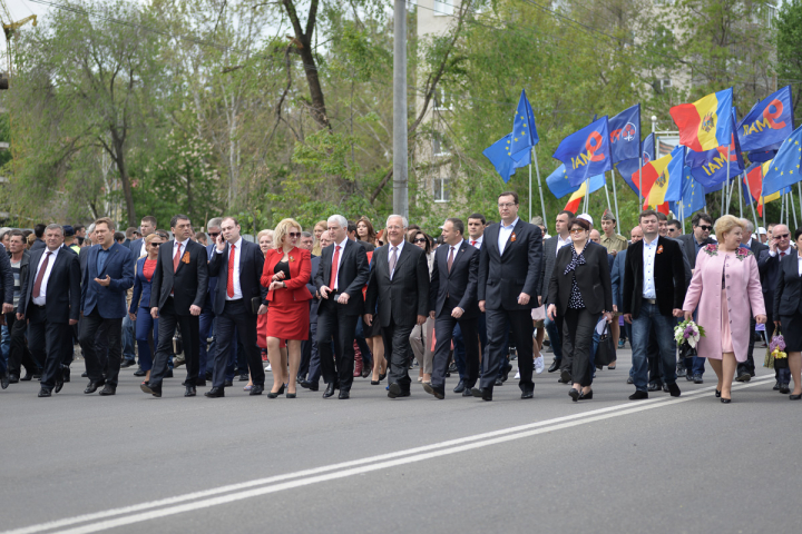 25.000 de oameni la marşul organizat de PDM de Ziua Victoriei şi Ziua Europei (FOTOREPORT)