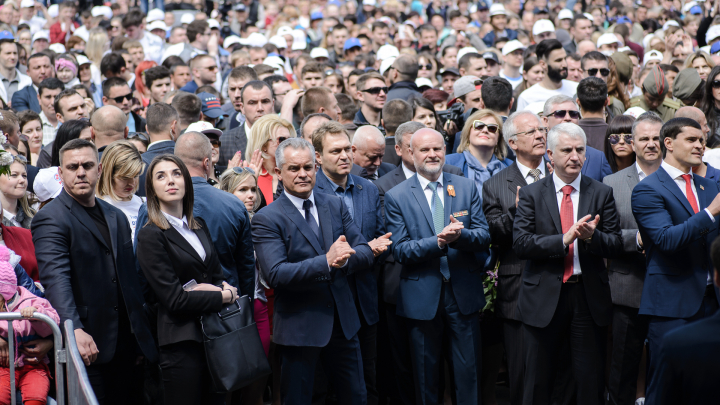 CONCERT GRANDIOS în PMAN de Ziua Victoriei şi Ziua Europei. 50.000 de oameni, prezenţi la eveniment (FOTO/LIVE VIDEO)
