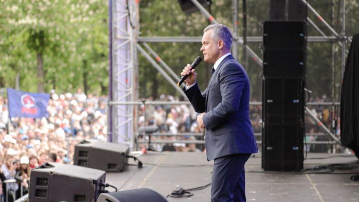 CONCERT GRANDIOS în PMAN de Ziua Victoriei şi Ziua Europei. 50.000 de oameni, prezenţi la eveniment (FOTO/LIVE VIDEO)