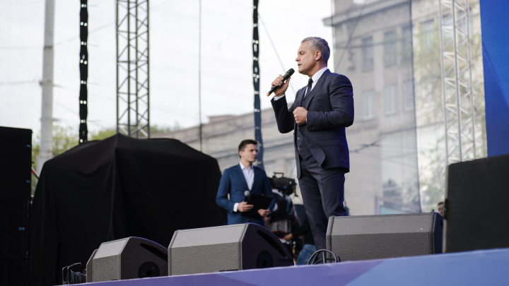 Vlad Plahotniuc, BAIE DE MULȚIME în timpul concertului din PMAN 