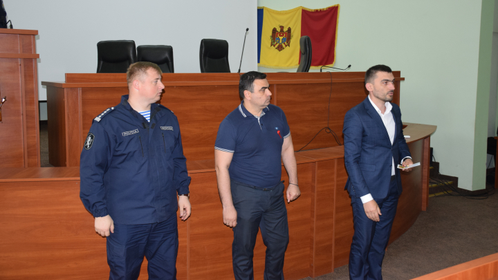 Zeci de poliţişti de la INI au fost decoraţi cu medalii şi au primit premii speciale (FOTO)