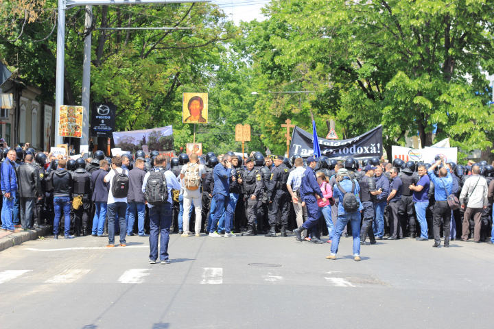 "Fără Frică!"  FOTOREPORT de la parada minorităților sexuale din Moldova (VIDEO)