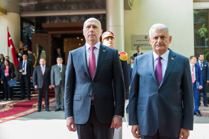 Premierul Turciei, într-o vizită oficială în Moldova. Binali Yildirim s-a întâlnit cu Pavel Filip (GALERIE FOTO)