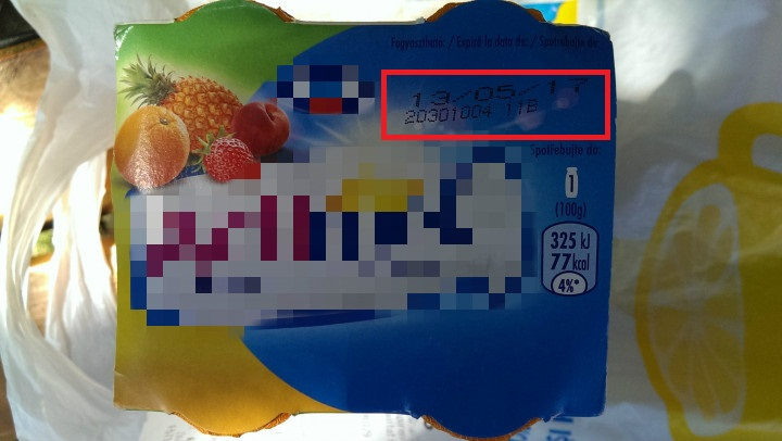 Produse alimentare expirate de şase zile, puse în vânzare într-un magazin din Nisporeni (FOTO)