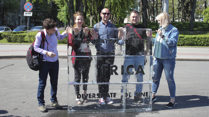 "Fără Frică": Minoritățile sexuale din Moldova se pregătesc de paradă (FOTOREPORT)