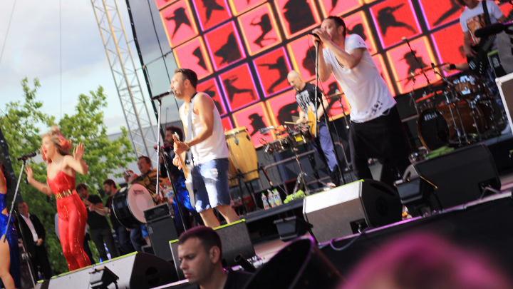 Concert INCENDIAR în Capitală! Trupa Leningrad a adunat mii de fani (FOTO)